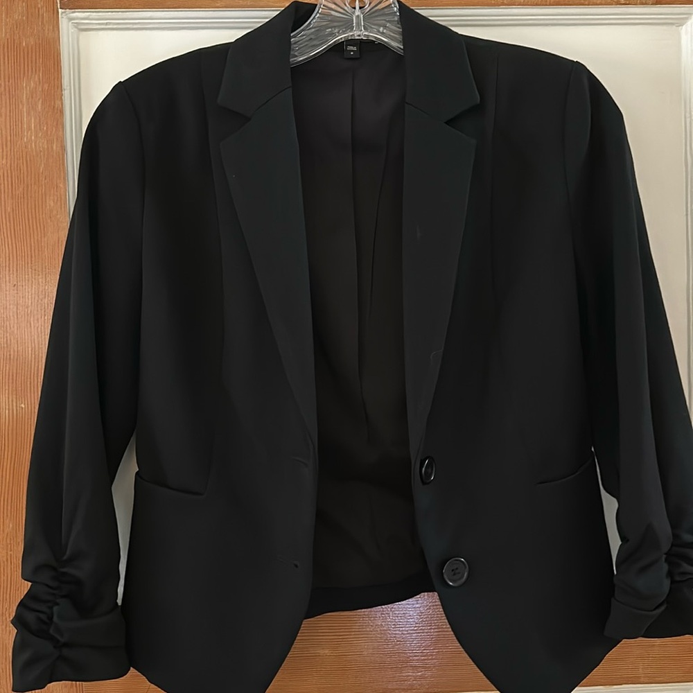 Express cropped blazer with roused  sleeves